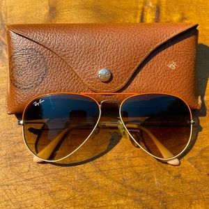 Ray-Ban Classic Unisex Aviator Sunglasses